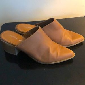 Faux leather pointed toe mules